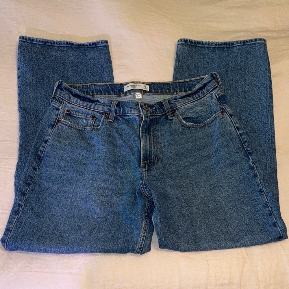 Abercrombie - Curve Love Low Rise Baggy Jean
